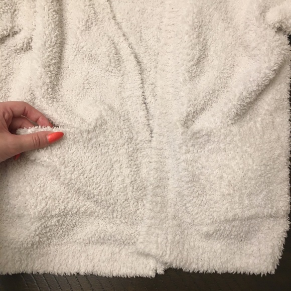 Comfy Teddy White Sweater w/ Pockets - Picture 2 of 3